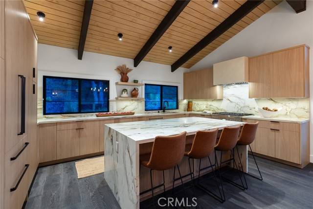 Woodland Hills, CA 91364,4885 Winnetka AVE