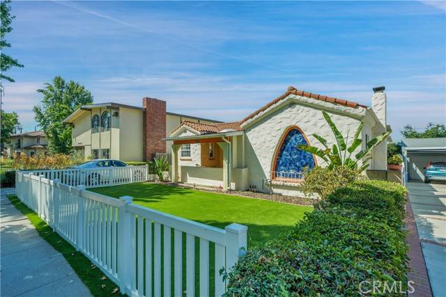 Los Angeles, CA 90041,1607 Campus RD