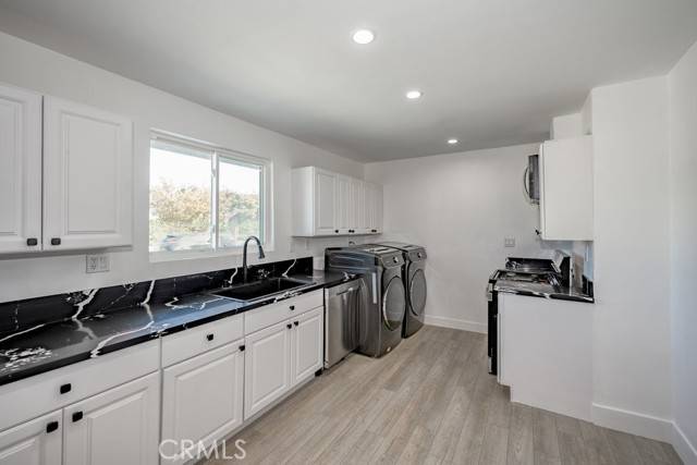 Simi Valley, CA 93065,1069 Erringer RD