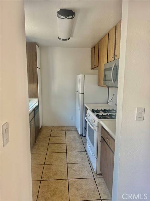 Reseda, CA 91335,7115 Etiwanda AVE 3