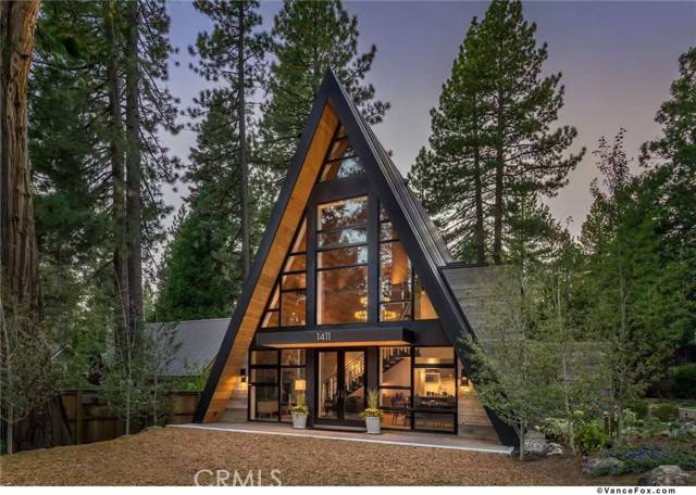 Big Bear Lake, CA 92315,831 Cove DR