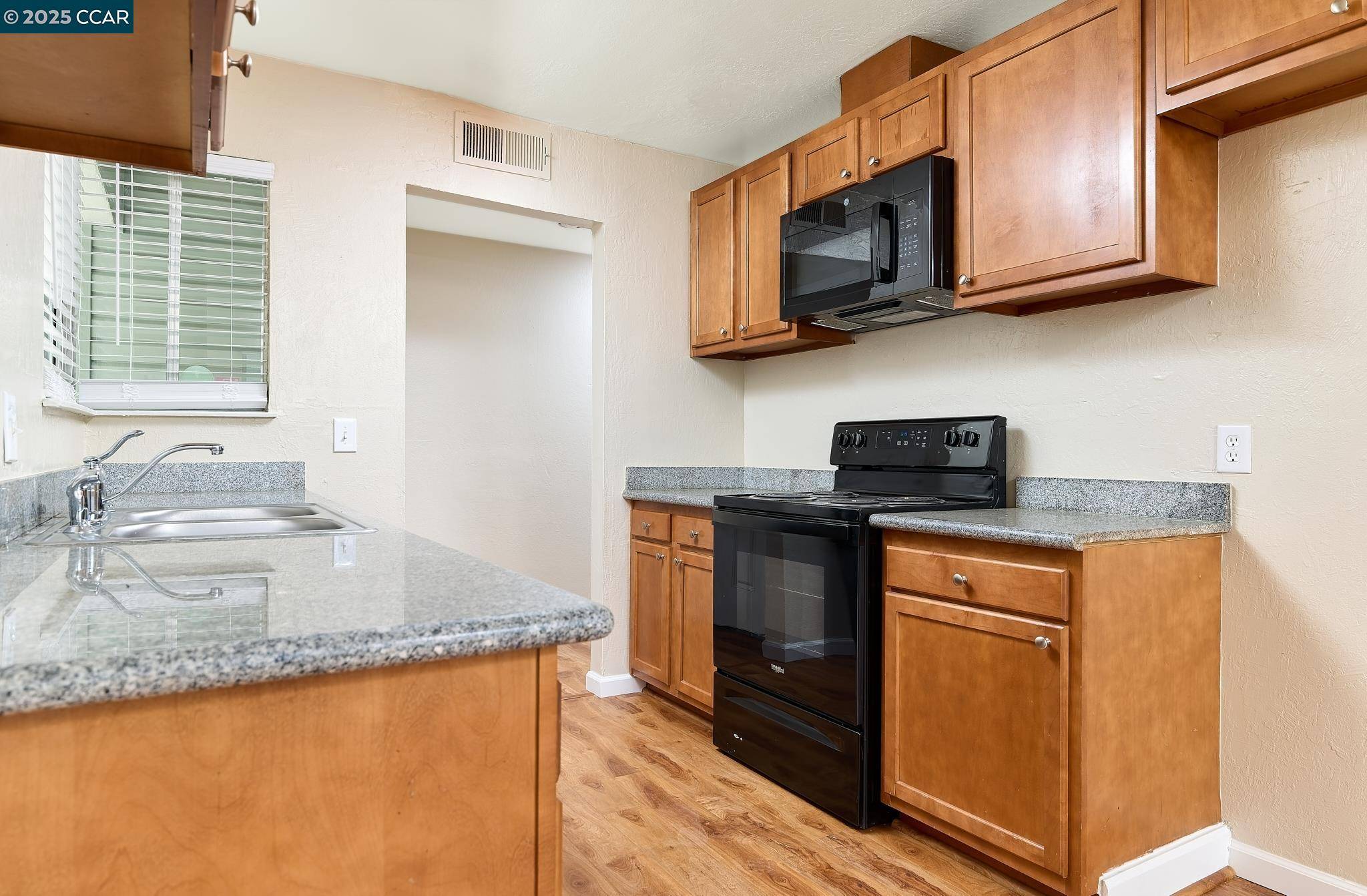 Sacramento, CA 95822,7524 Schreiner St