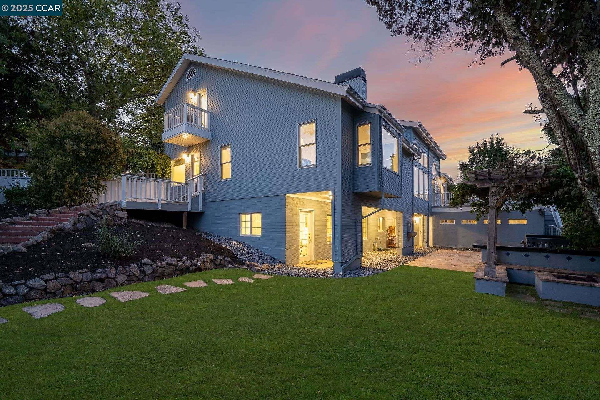 Orinda, CA 94563,33 Altamount DR