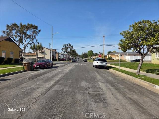 Los Angeles, CA 90047,10404 S Gramercy PL