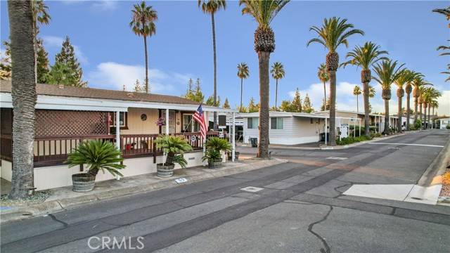 Sacramento, CA 95826,8181 Folsom BLD 69