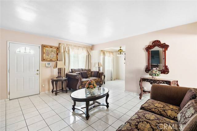 Huntington Park, CA 90255,6133 Orchard AVE