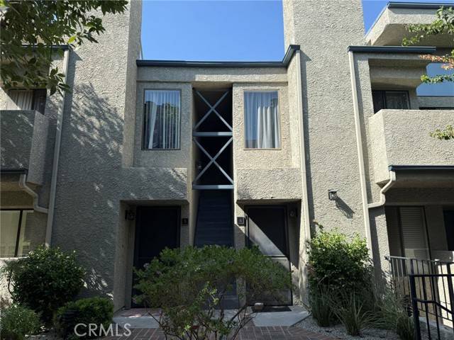 Canoga Park, CA 91304,8575 Independence AVE 11