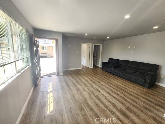 North Hollywood, CA 91605,7252 Farmdale AVE