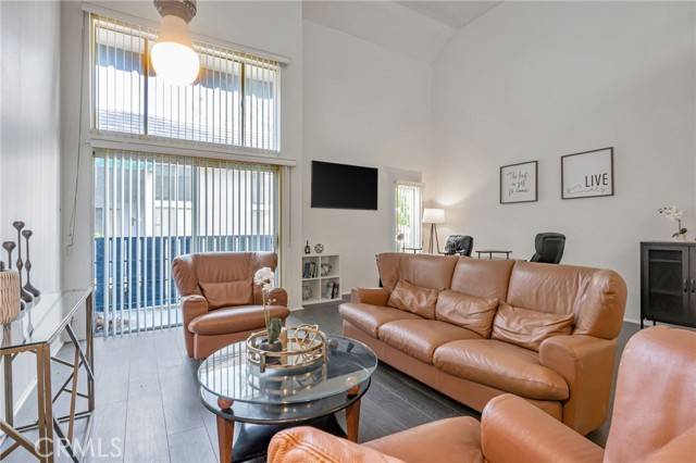 Tarzana, CA 91356,18645 Hatteras ST 203