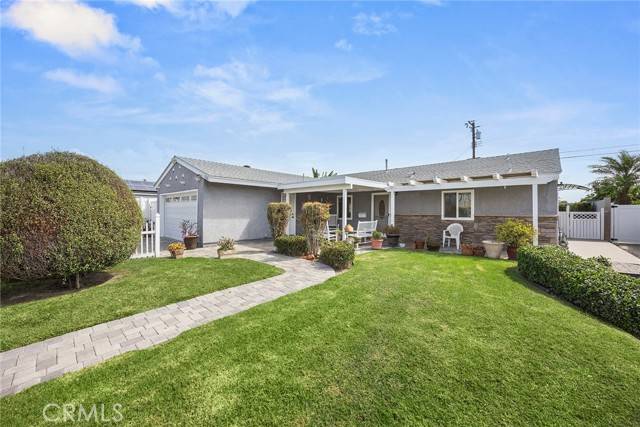 Buena Park, CA 90620,10268 Diane AVE