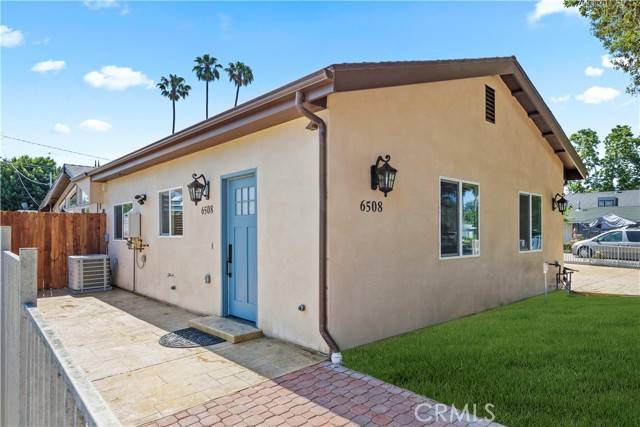 Woodland Hills, CA 91367,6508 Oakdale AVE