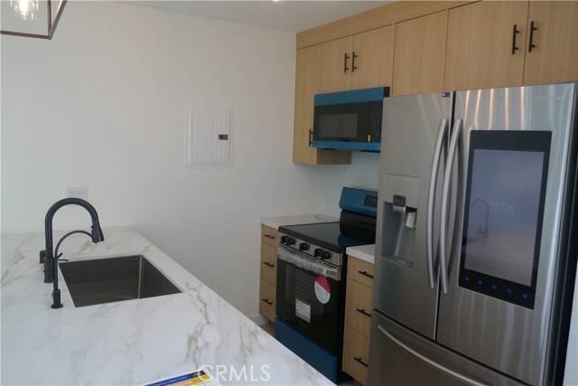 Santa Ana, CA 92704,2521 W Sunflower AVE D4