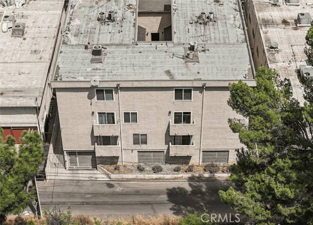 Sherman Oaks, CA 91423,13042 Riverside Dr