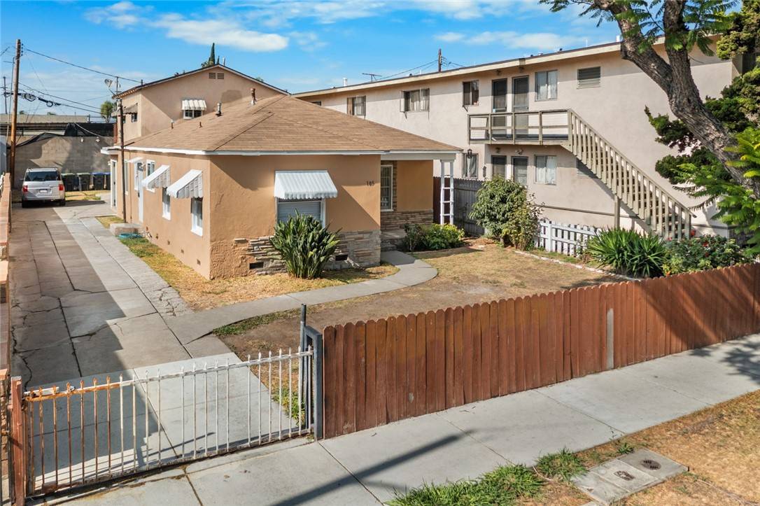 Santa Ana, CA 92707,105 E Pomona ST