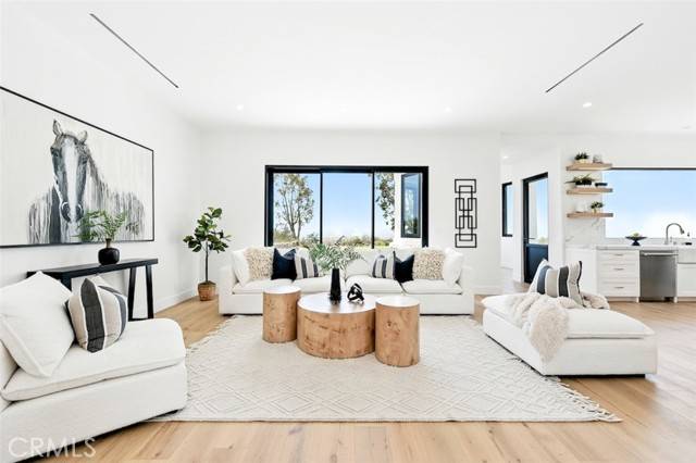 Camarillo, CA 93010,350 Highland Hills DR