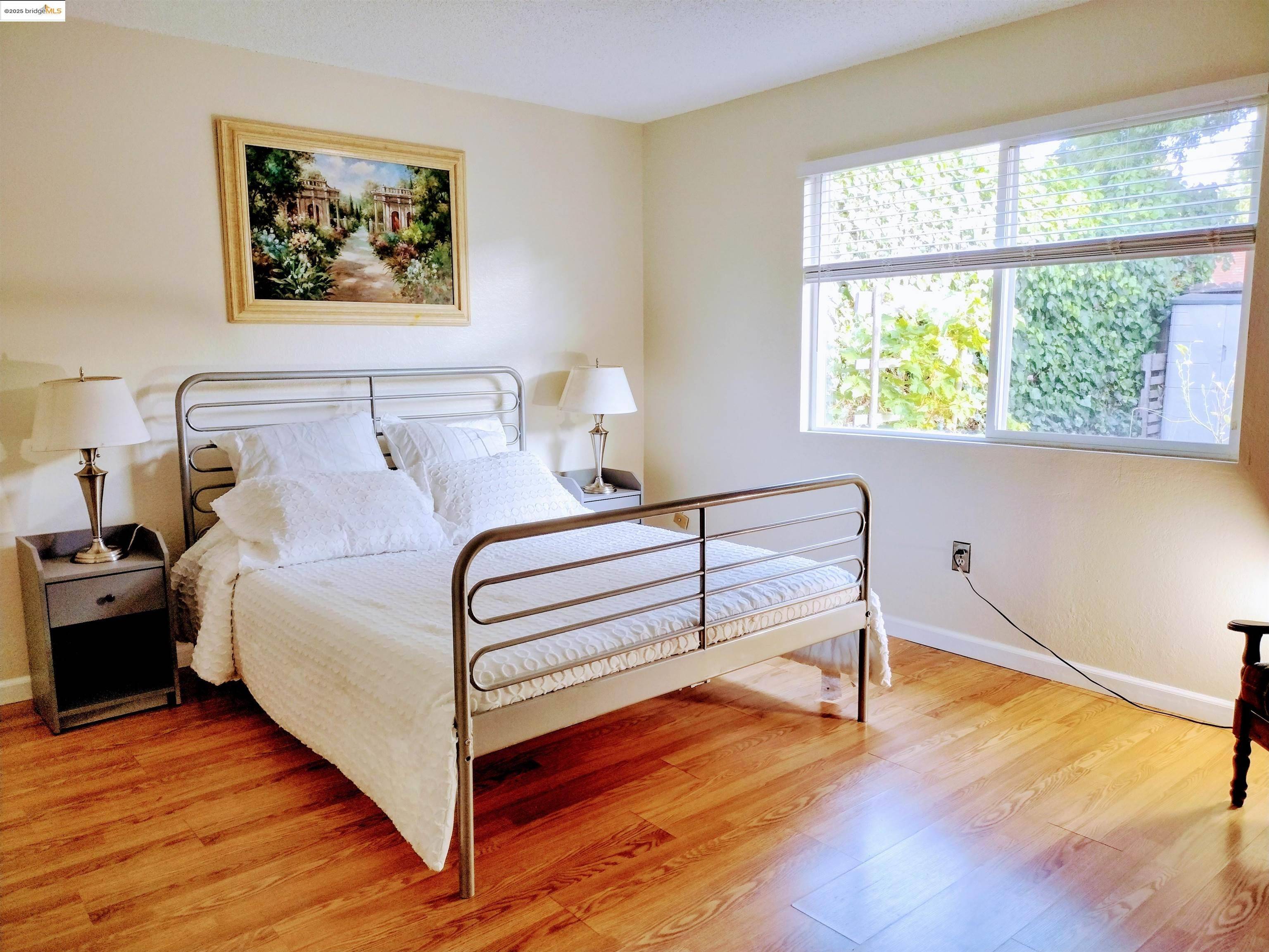 Emeryville, CA 94608,4240 Adeline St