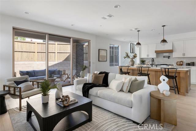 Altadena, CA 91001,195 E Palm ST