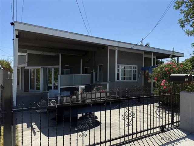 Paramount, CA 90723,8746 Chester ST