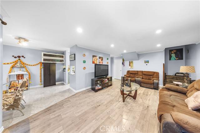 Glendale, CA 91206,121 Sinclair AVE 225