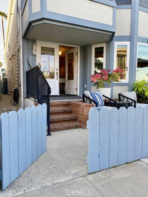 Newport Beach, CA 92663,519 35th 1