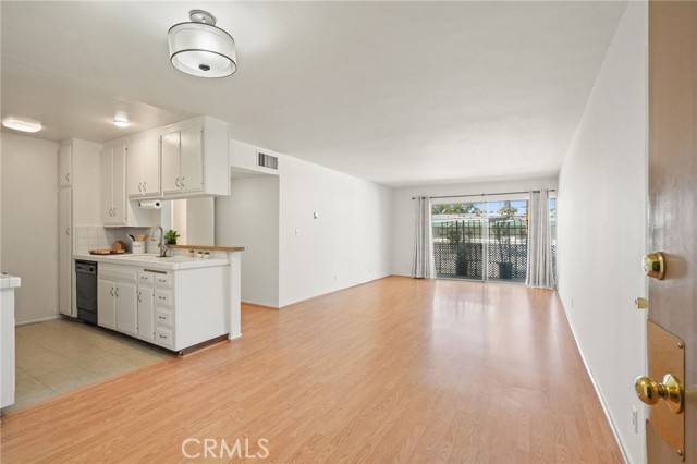 Toluca Lake, CA 91602,10240 Camarillo ST 204