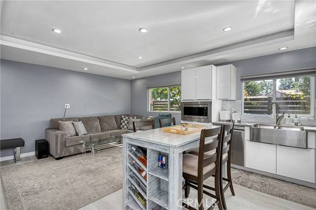 Calabasas, CA 91302,23207 Park Esperanza B