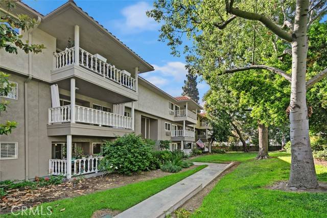 Laguna Woods, CA 92637,2405 Via Mariposa 2G