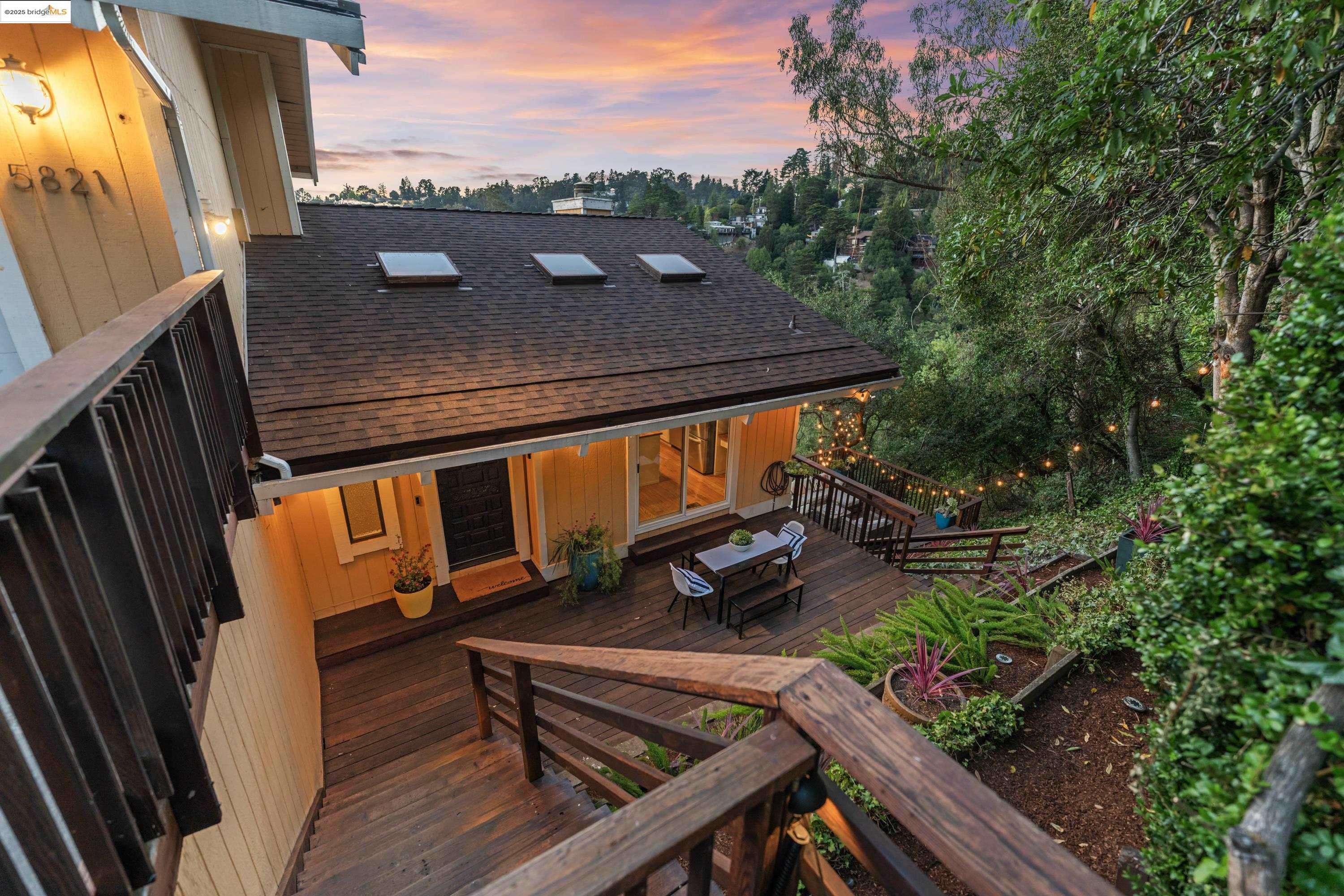 Oakland, CA 94611-2414,5821 Bagshotte DR