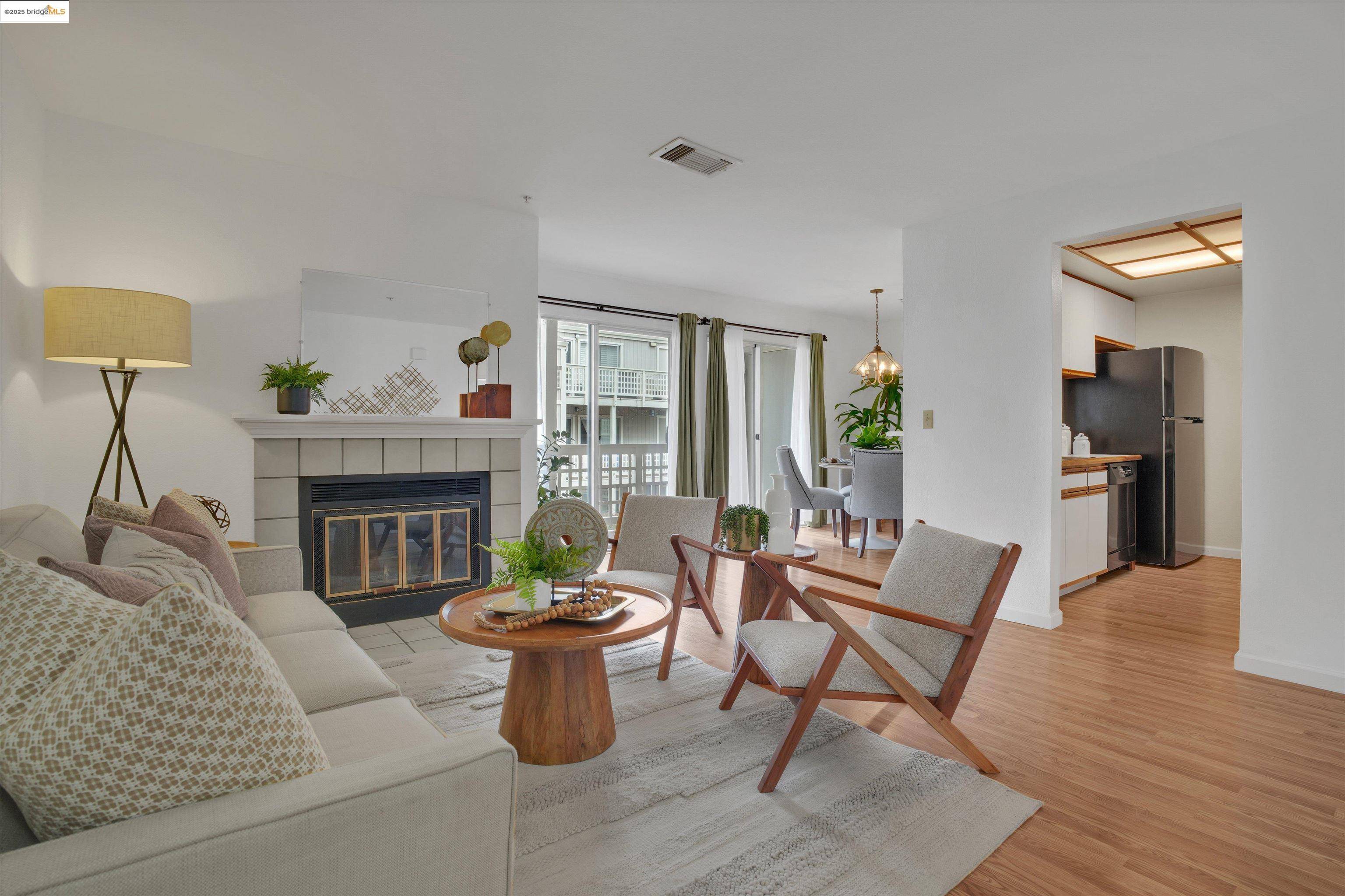 Walnut Creek, CA 94597,2709 Oak Rd H