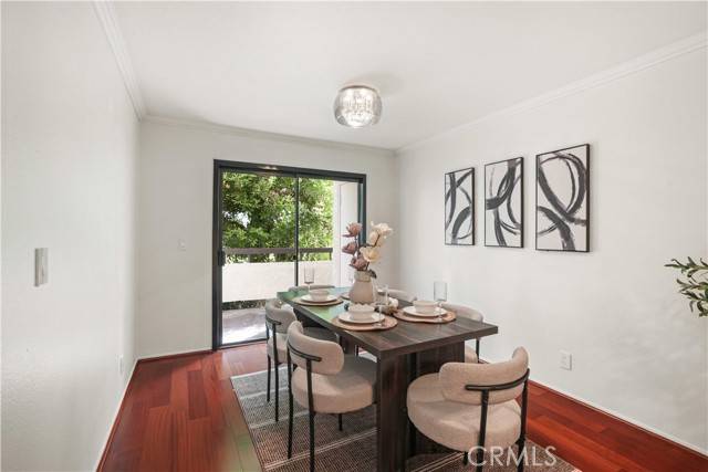 Woodland Hills, CA 91367,21620 Burbank 22