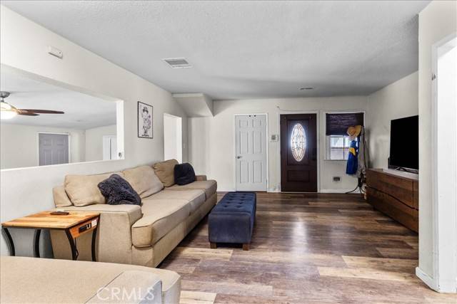 Santa Fe Springs, CA 90670,9813 Houghton AVE