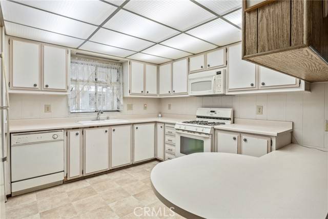 Fontana, CA 92335,8787 Locust AVE 82