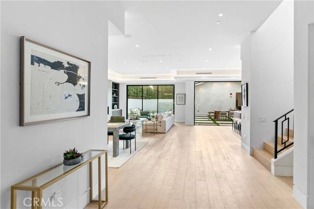 Sherman Oaks, CA 91423,4437 Calhoun AVE