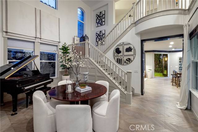 Irvine, CA 92602,8 Upland