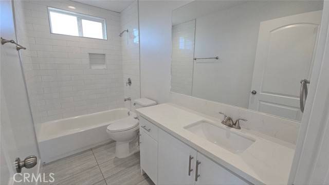 Los Angeles, CA 90003,10413 Avalon BLD