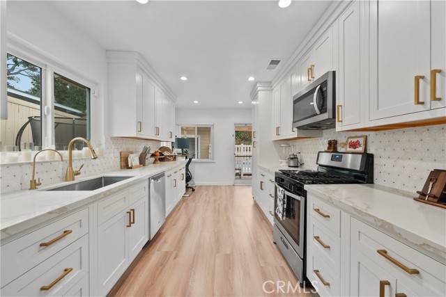 Glendale, CA 91214,5042 Carolyn WAY