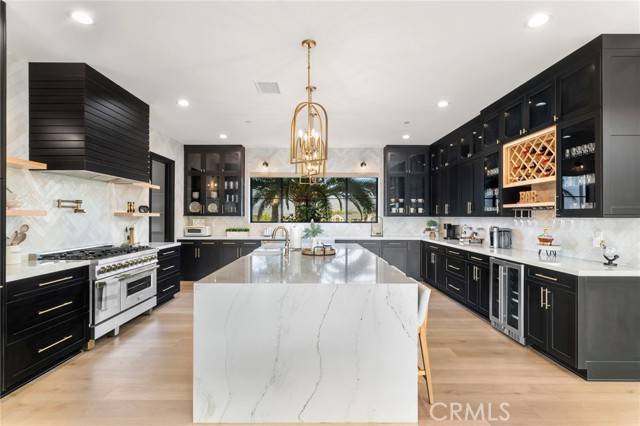 Redlands, CA 92373,612 Golden West