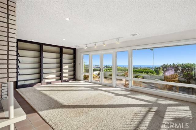 Corona Del Mar, CA 92625,2915 Pebble DR