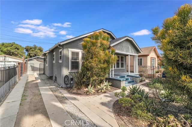 Los Angeles, CA 90044,747 W 99th