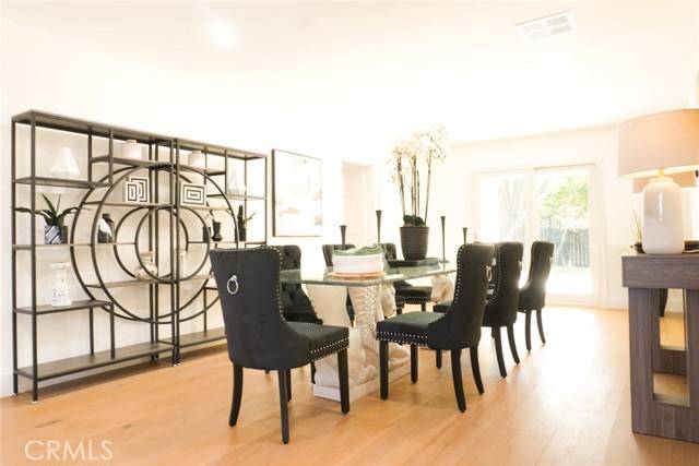 Woodland Hills, CA 91367,23242 Burbank BLD