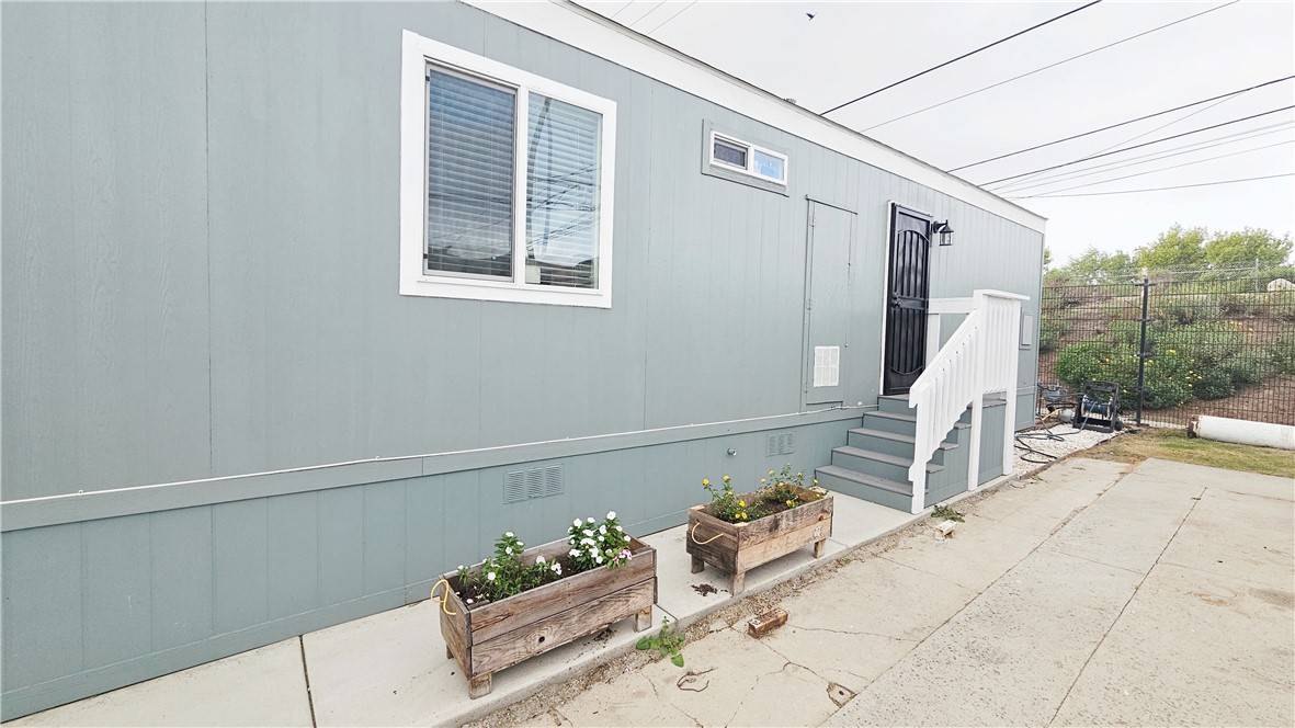 Long Beach, CA 90805,4889 Holly