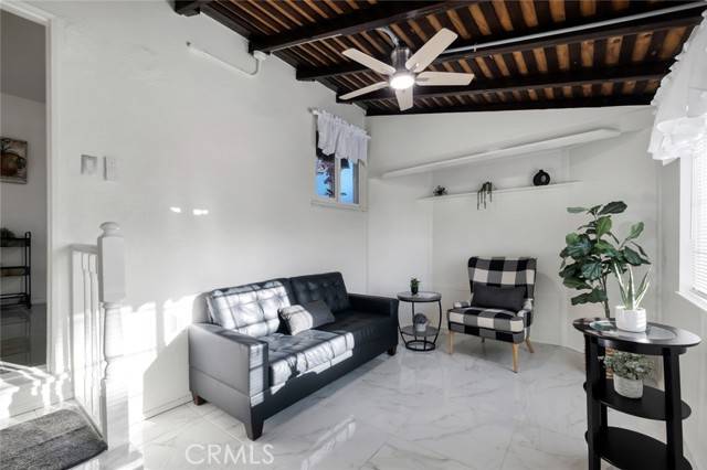 Burbank, CA 91505,1527 N Avon ST