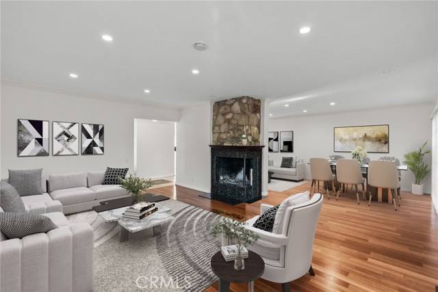 Glendale, CA 91206,1519 Lynglen DR