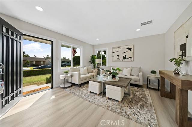 Duarte, CA 91010,1823 Broadland AVE