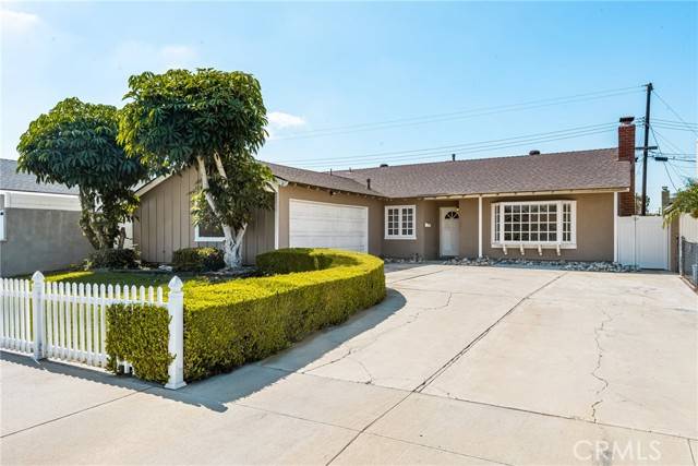 Huntington Beach, CA 92647,17391 Waal CIR