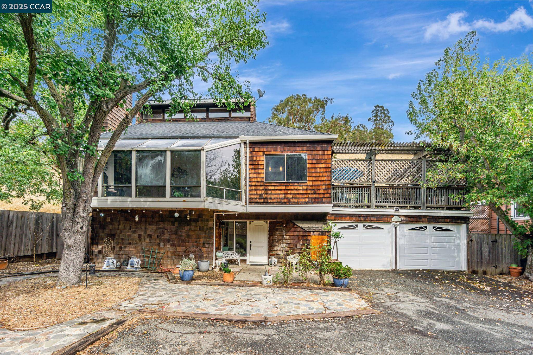 Port Costa, CA 94569,166 Canyon Lake Dr