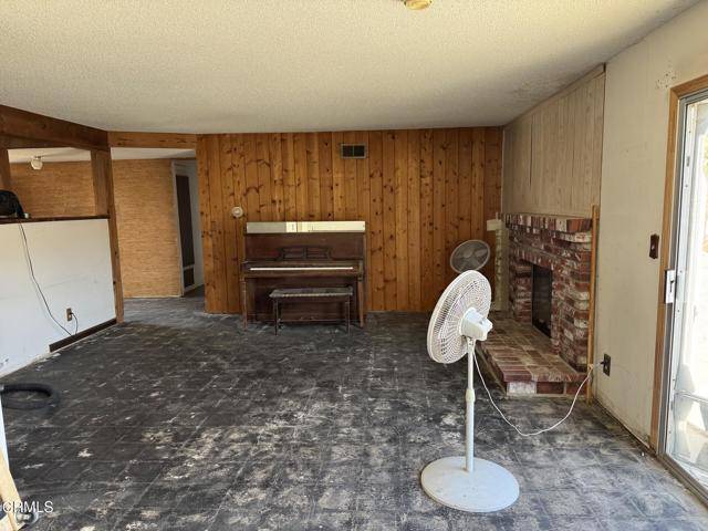 Simi Valley, CA 93065,952 Moffat CIR