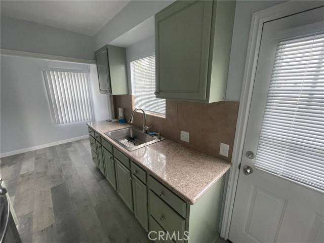 Burbank, CA 91504,2304 N Niagara