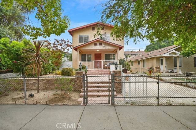 Los Angeles, CA 90029,1132 Manzanita