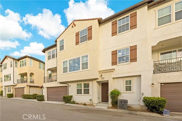 Pomona, CA 91767,221 Promenade ST